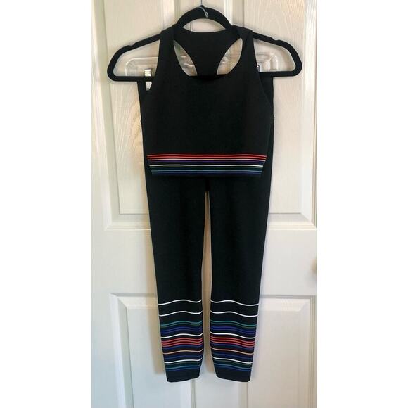 GapFit Blackout Athletic Set High-Waisted Silicone Stripe Bra (S) & Legging (XS) - Picture 2 of 10